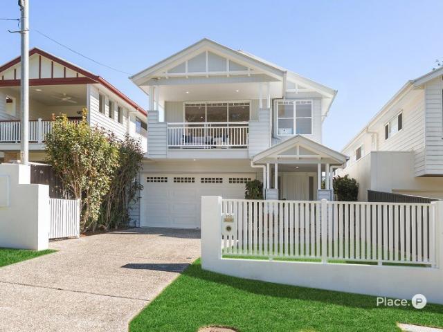 Coastal Inspired Family Residence in Grange Forest Park Position