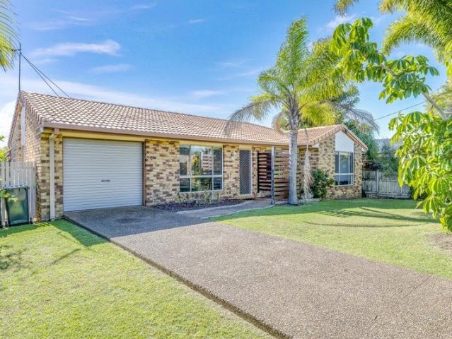 COASTAL INVESTMENT GOLD LEASED UNTIL FEBRUARY 2027 | WALK TO BEACH | FRESHLY REFRESHED & READY TO PERFORM