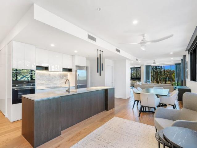 Coastal Luxury, Unmatched Lifestyle Steps from Broadbeach Beachfront