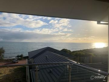 Coastal Luxury with Ocean Facing 180 Degree Views Stylish Living in the Exclusive Horizon Complex