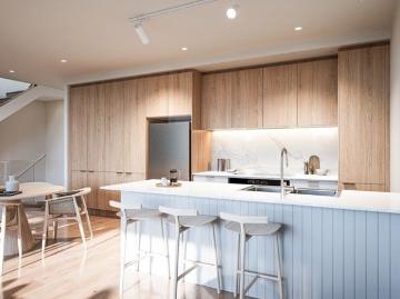 Coastal Luxury with a Balcony that Spans the Horizon