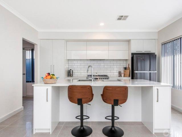 Coastal luxury with high end finishes & exceptional family living