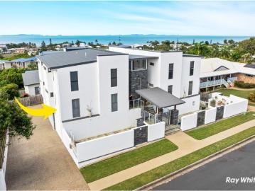 Coastal Luxury with Panoramic Ocean Views