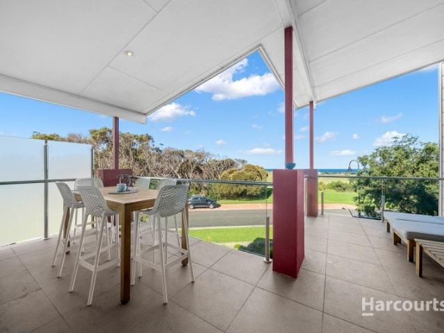 Coastal Luxury with Sweeping Views to Bass Strait