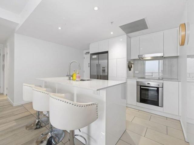 Coastal luxury with space, style and spectacular views