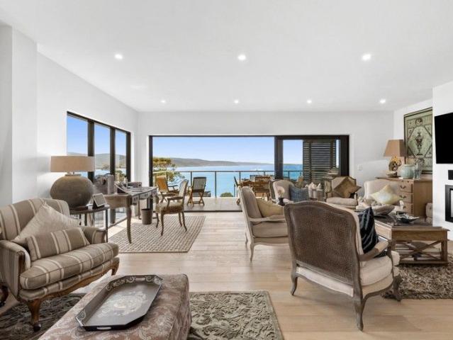 COASTAL LUXURY, EFFORTLESS LIVING