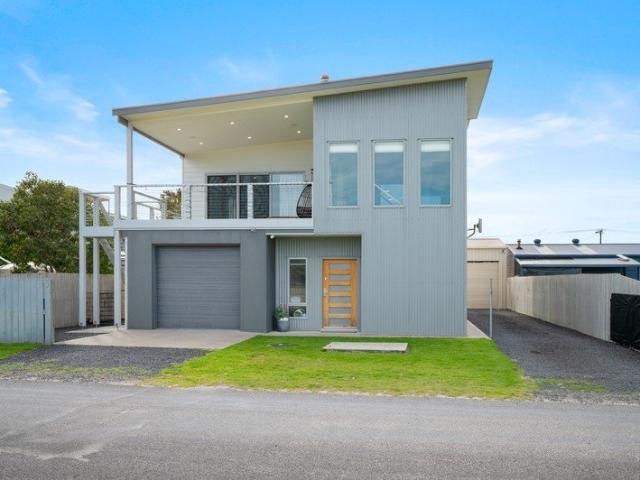 Coastal Luxury. Effortless Living. Southend at Its Finest