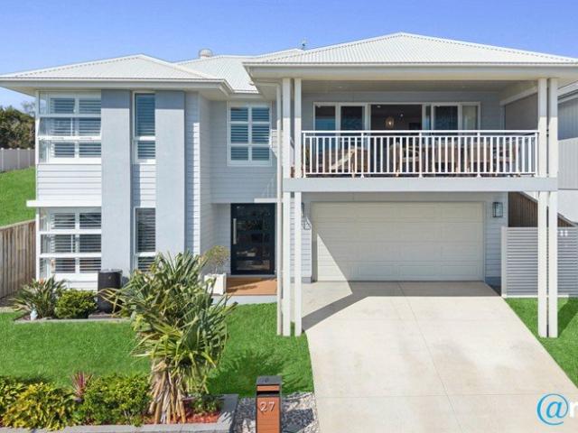 Coastal Luxury in a Peaceful Cul de Sac