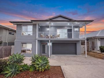 Coastal Luxury Living in the Heart of Catherine Hill Bay