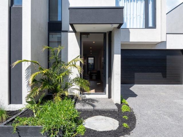 COASTAL LUXURY LIVING II
