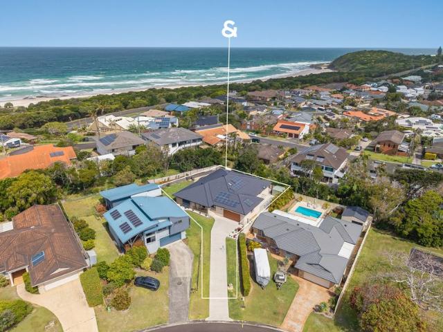 Coastal Luxury Meets Effortless Family Entertaining
