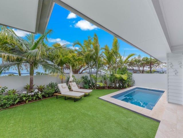 Coastal Luxury Meets Everyday Tranquility: Your Private Oasis In Central Airlie Beach