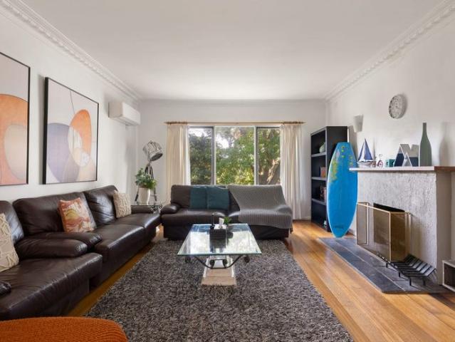 Coastal Luxury on Oliver’s Hill – Fully Furnished & Inside the Coveted Frankston High School Zone