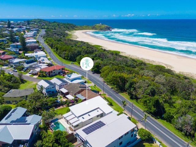 Coastal Luxury Opposite Lighthouse Beach