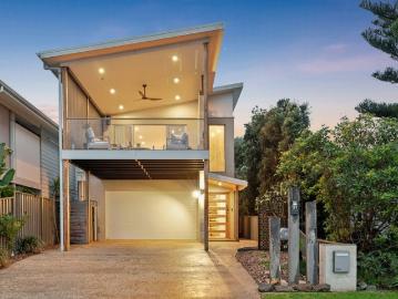 Coastal Luxury Redefined, From Ocean Views to Exquisite Design