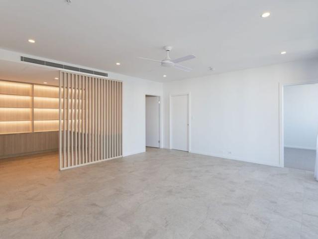 Coastal Luxury Skyhome at SOL Kirra Beach