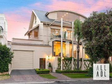 Coastal Luxury Solid Construction Panoramic Views