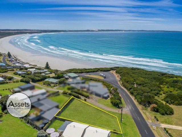 Coastal Land with Ocean Views