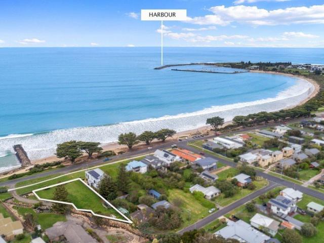 Coastal Landholding with Strategic Development Potential!