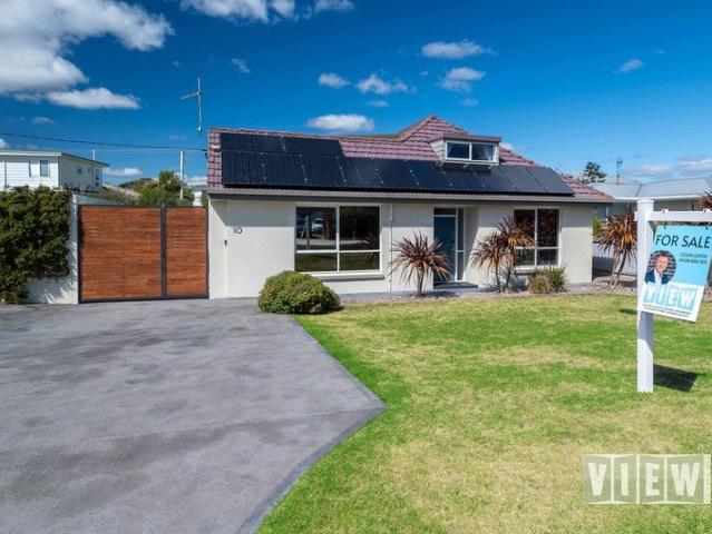 Coastal Lifestyle with Flexible Living in Sought After Turners Beach