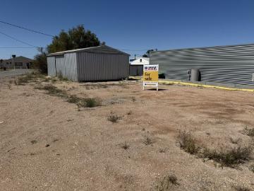COASTAL LIFESTYLE AWAITS Level 336m² Allotment with Shed