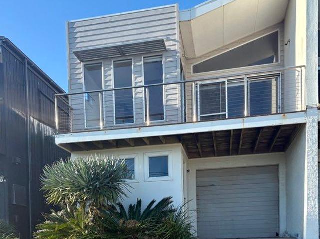 Coastal Lifestyle Home in the Heart of Gerroa
