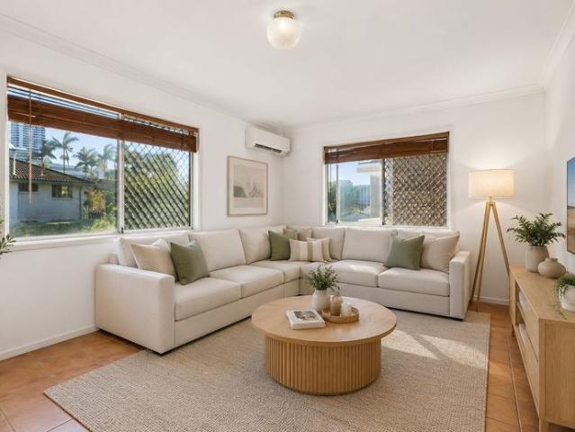 Coastal Lifestyle in the Heart of Biggera Waters