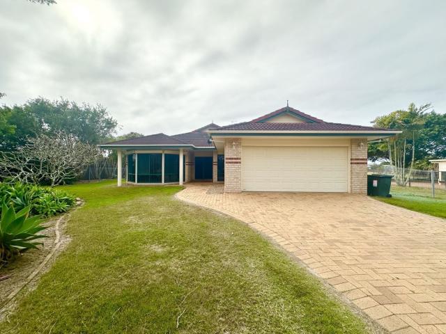 Coastal Lifestyle Living in Innes Park!