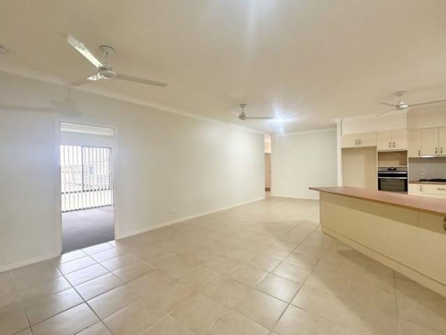 Coastal Lifestyle Living in Innes Park!
