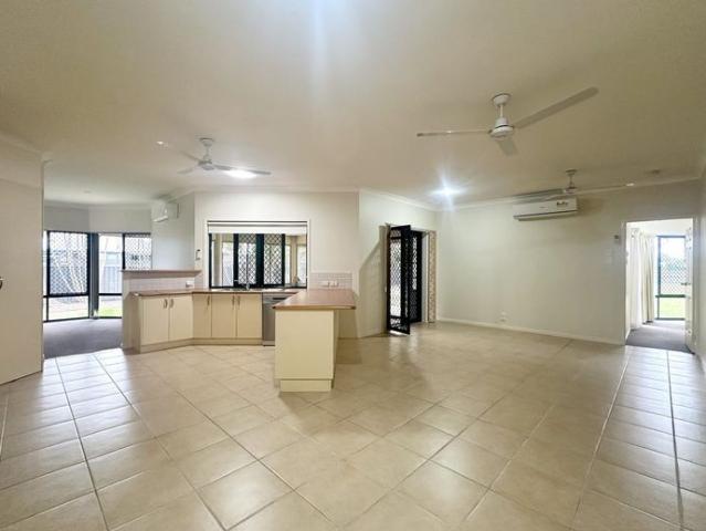 Coastal Lifestyle Living in Innes Park!