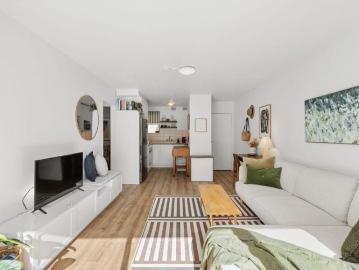 Coastal Lifestyle Living in the Heart of The Hill