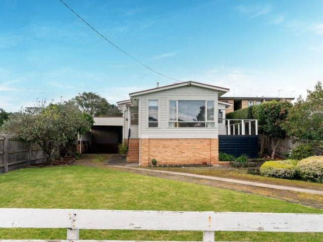Coastal Lifestyle Perfection in the Heart of Rosebud