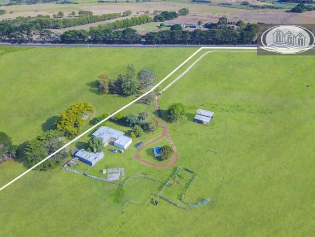 Coastal Lifestyle Property, beach access