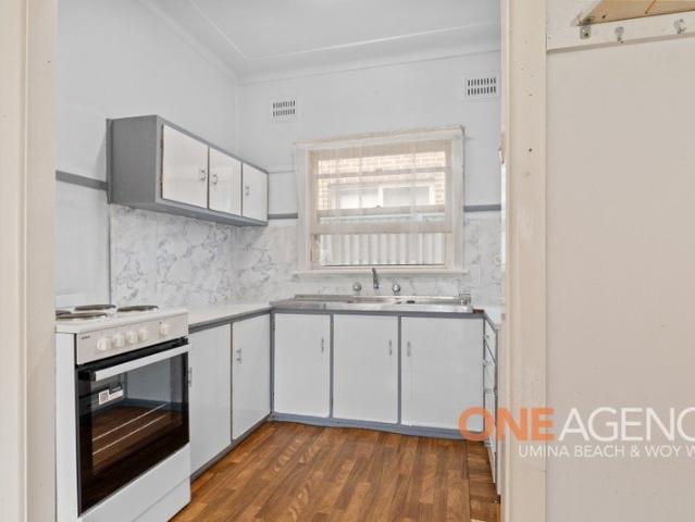 Coastal Living 2 Bedroom Unit for Lease!