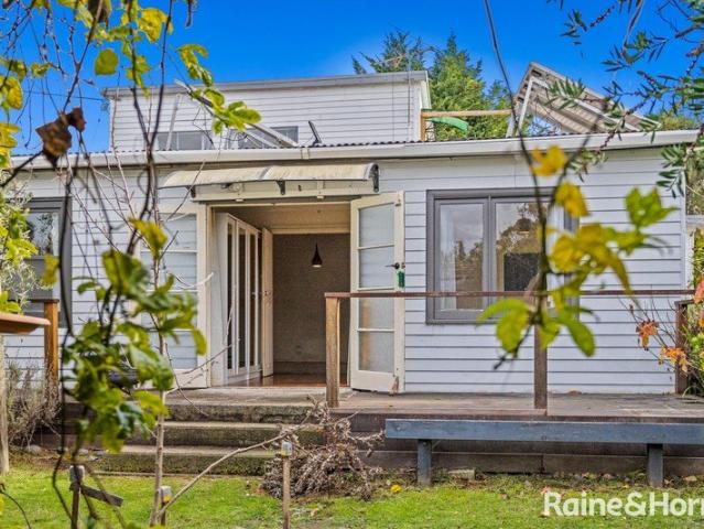 Coastal Living, Water Views, Studio & Workshop