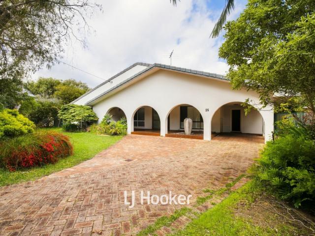 Coastal Living with a Peaceful Country Feel