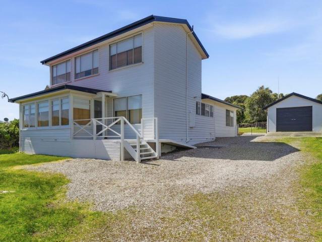 Coastal Living with Beautiful Water Views in Low Head