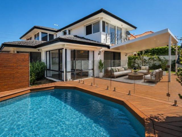 COASTAL LIVING WITH CITY VIEWS