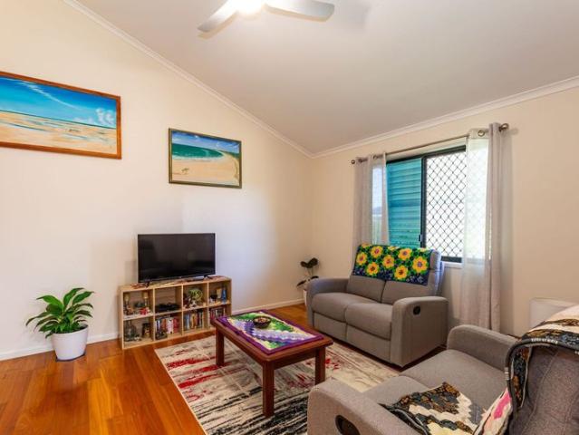 Coastal Living with Comfort and Space!