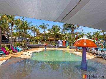 Coastal Living with Direct Beach Access Pet Friendly Family Escape