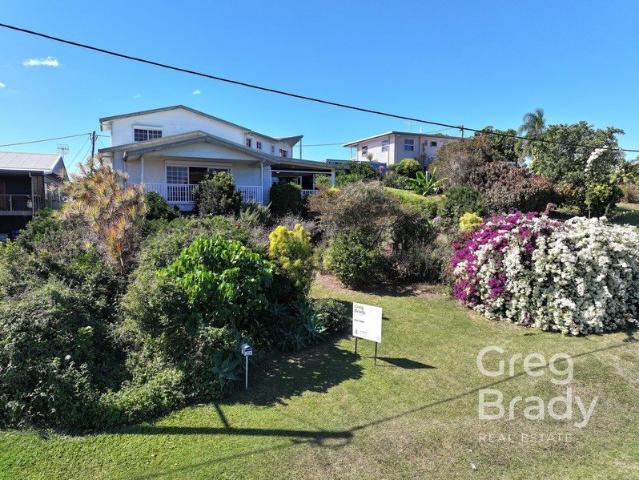 Coastal Living with Excellent Views