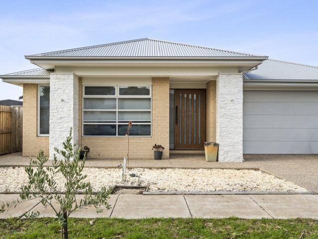 Coastal Living with Golf Course Appeal