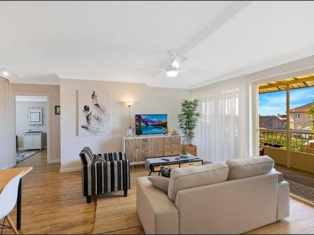 Coastal Living with Lake Views & Everyday Convenience