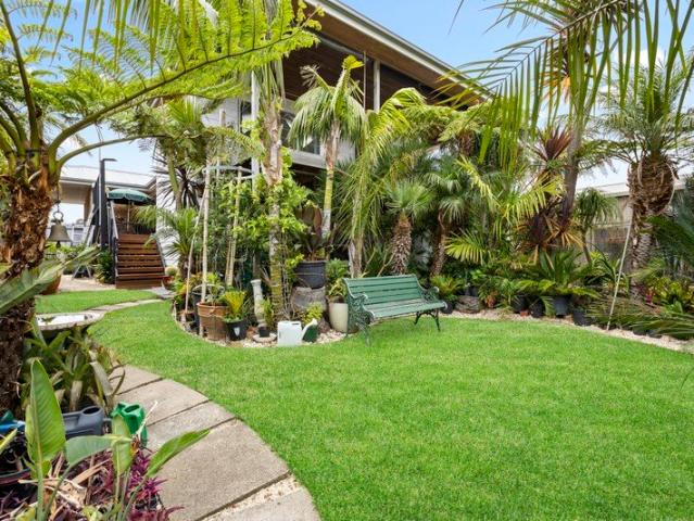 Coastal Living with Panoramic Bay Views