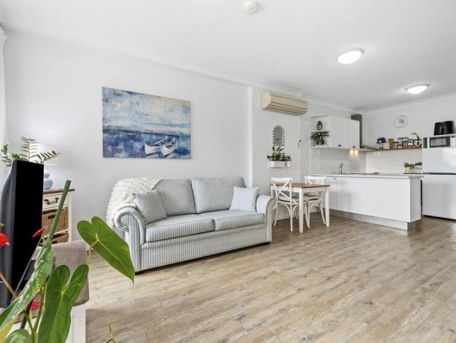 Convenient coastal living with resort facilities!