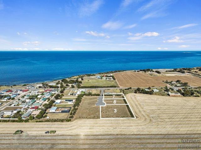 1 LEFT COASTAL LIVING WITH ROOM TO MOVE