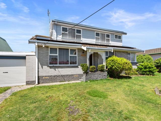 Coastal Living with Room to Relax and Grow Or Invest