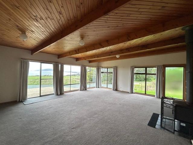 Coastal Living with Stunning Ocean Views in Marrawah