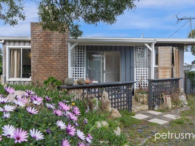 Coastal living with space & potential