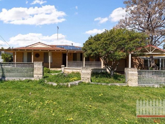 Coastal Living at 11 Galleon Place, Yanchep